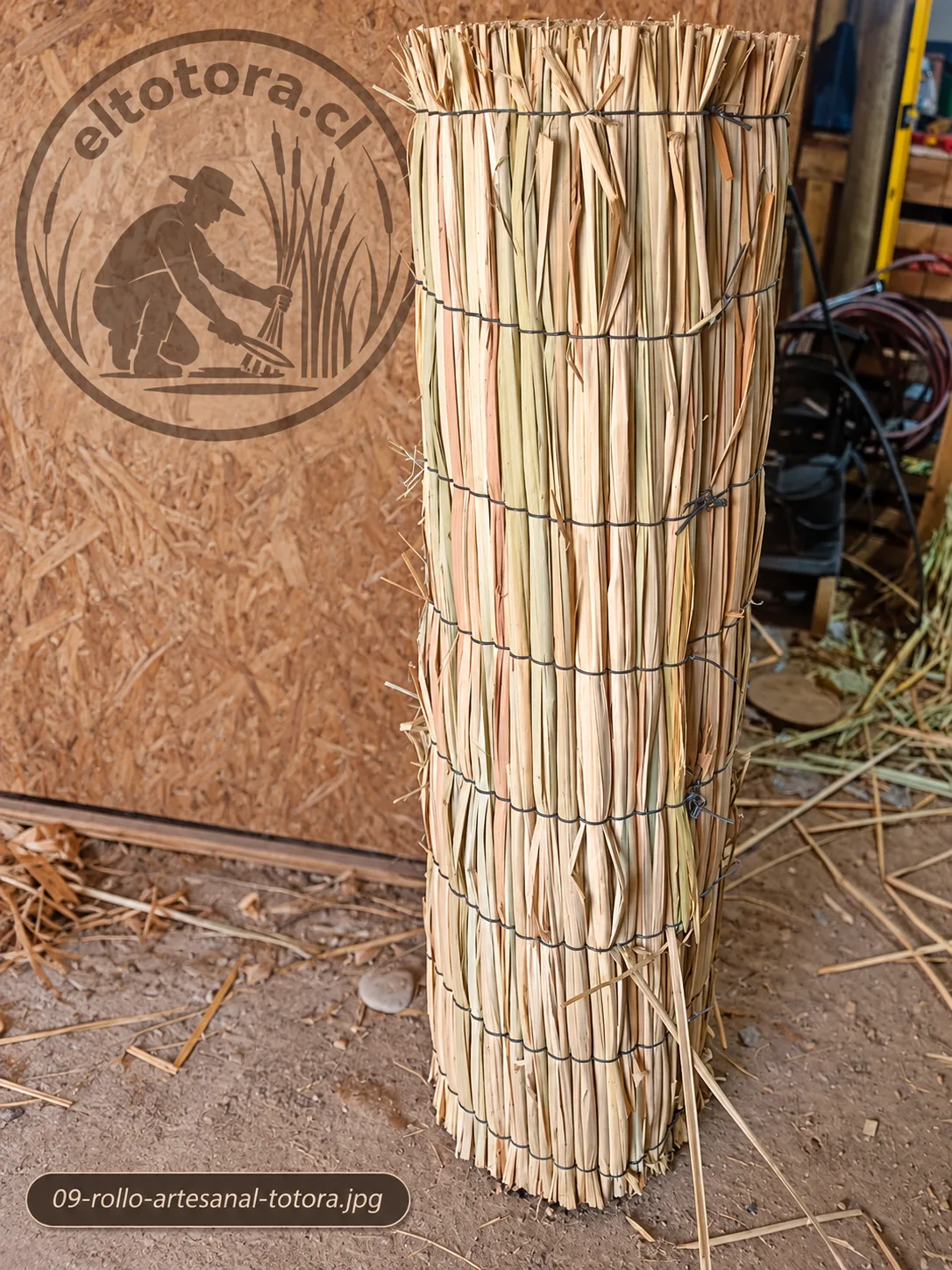 Rollo artesanal de totora